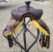 Load image into Gallery viewer, Youth hard seat bear trap style saddle